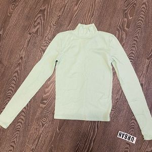 NWT BDG pastel green turtleneck/mock neck long sleeve M